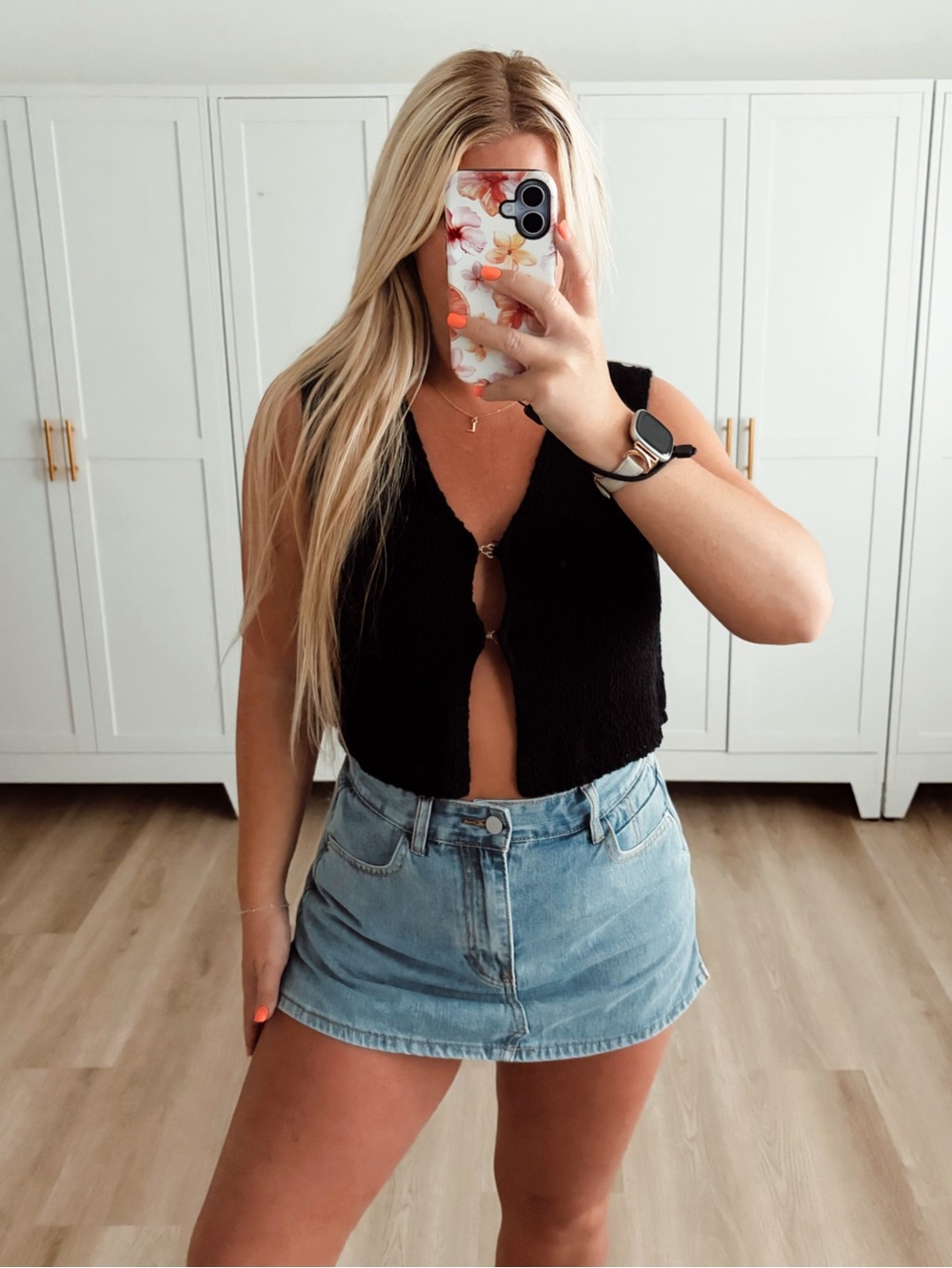 Black knit cropped sweater tank top vest